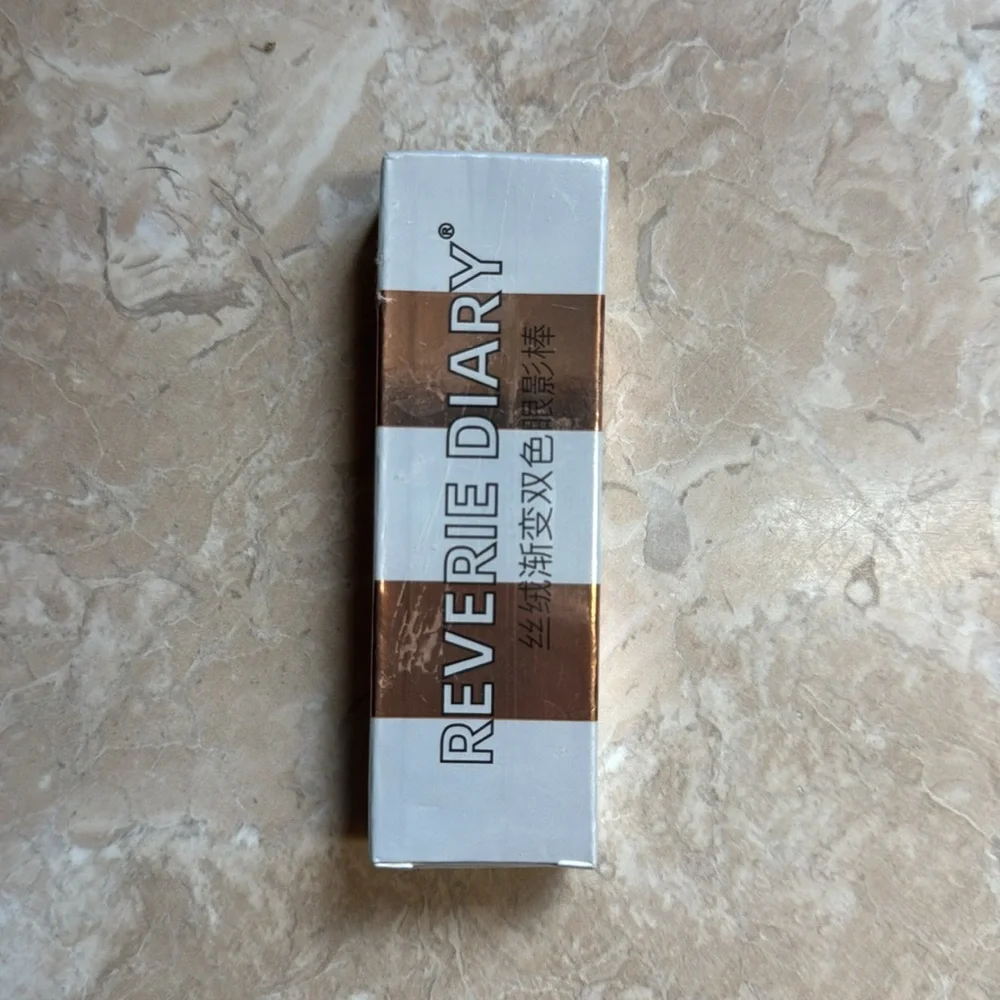 Reverie Diary Double Colour Eyeshadow Stick 02 New in Box